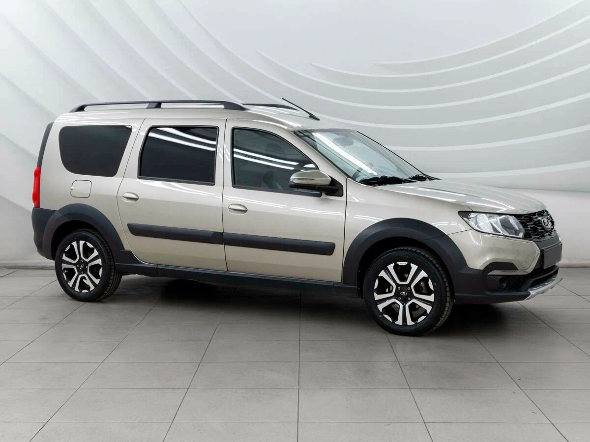 Lada Largus Cross с салона по цене от 1 089 000 рублей